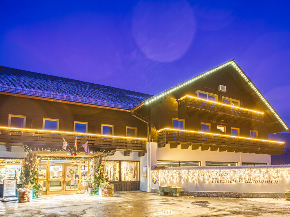 Hoteleingang im Winter