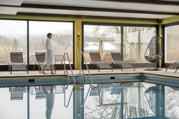 Hallenbad mit Ruhenest